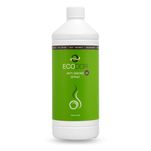 Witte 1 liter navulfles EcoSmoke van Ecodor tegen rooklucht, met een gewone witte dop en een groene sticker met gebruiksaanwijzing en productinformatie op de achterkant. Op de voorkant staan de merknaam Ecodor en EcoSmoke, samen met een afbeelding.